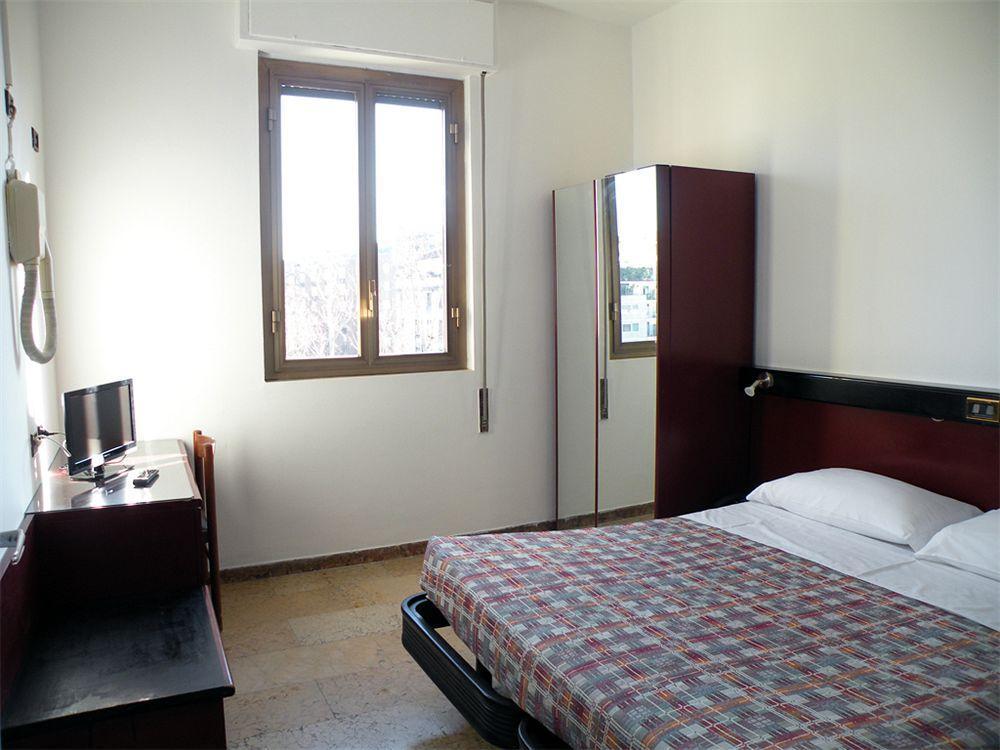 Hotel Virgilio Milan Luaran gambar